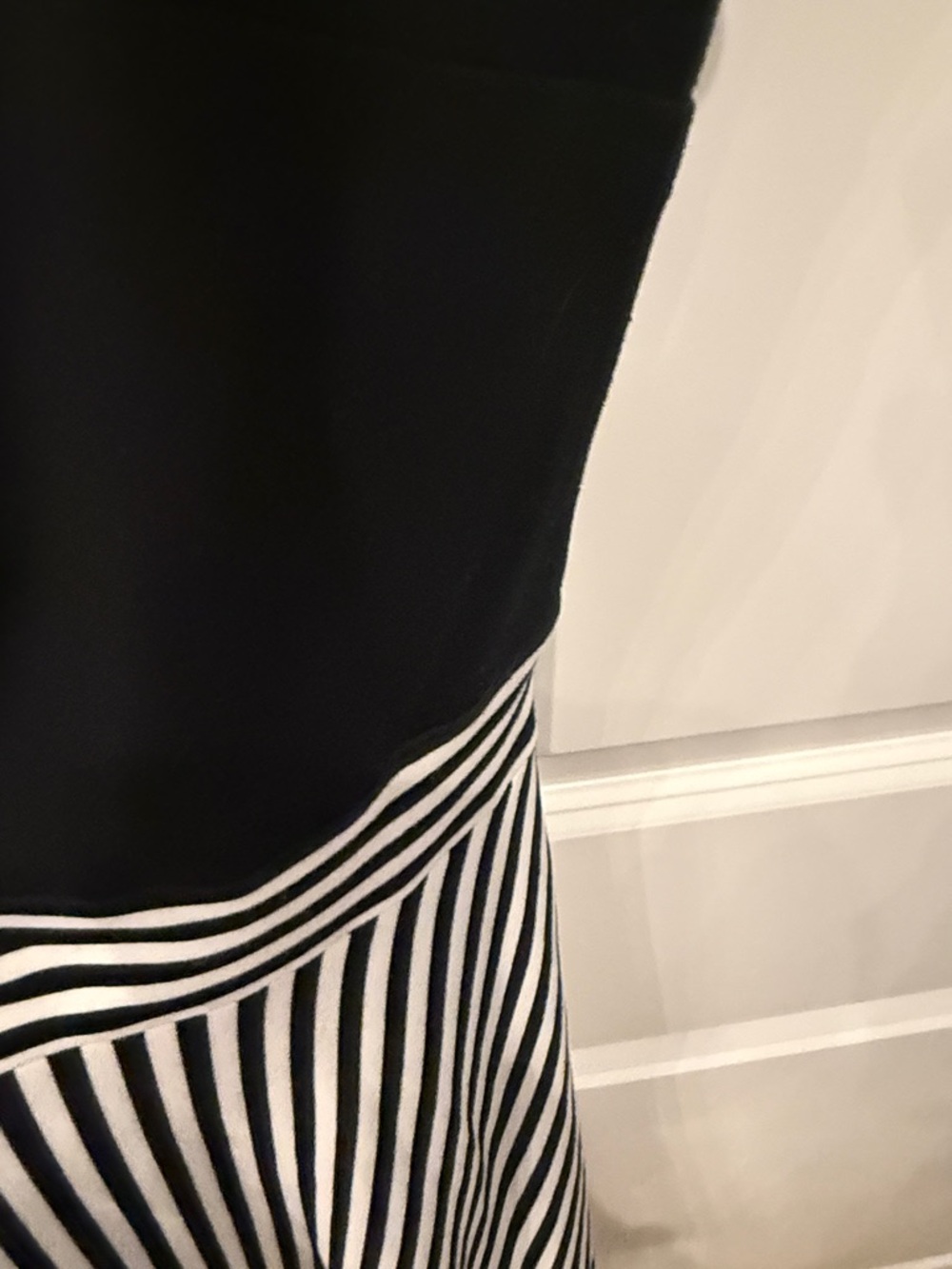 Felicity & Coco Black and White V-Neck Striped Midi Dress size Large - Picture 2 of 5